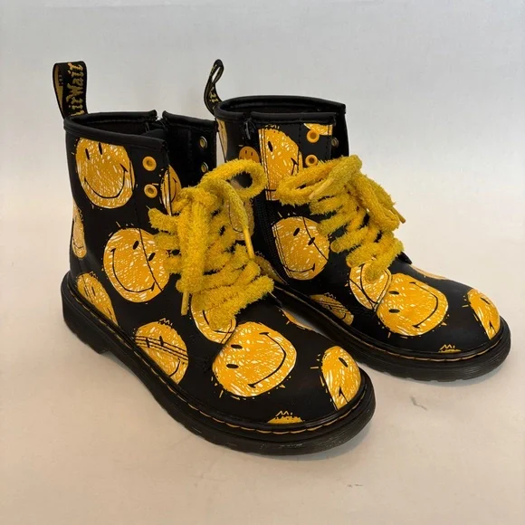 Dr. Martens | Shoes | Dr Martens X Smiley 46 Black Yellow  display picture 3